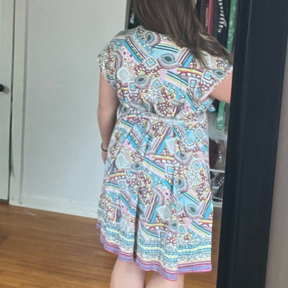 Short sleeve Multicolor patterned wrap dress - Picture 3 of 5